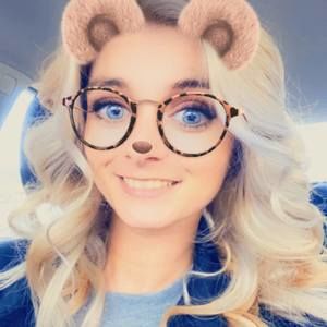 Meet your Posher, Adrienne